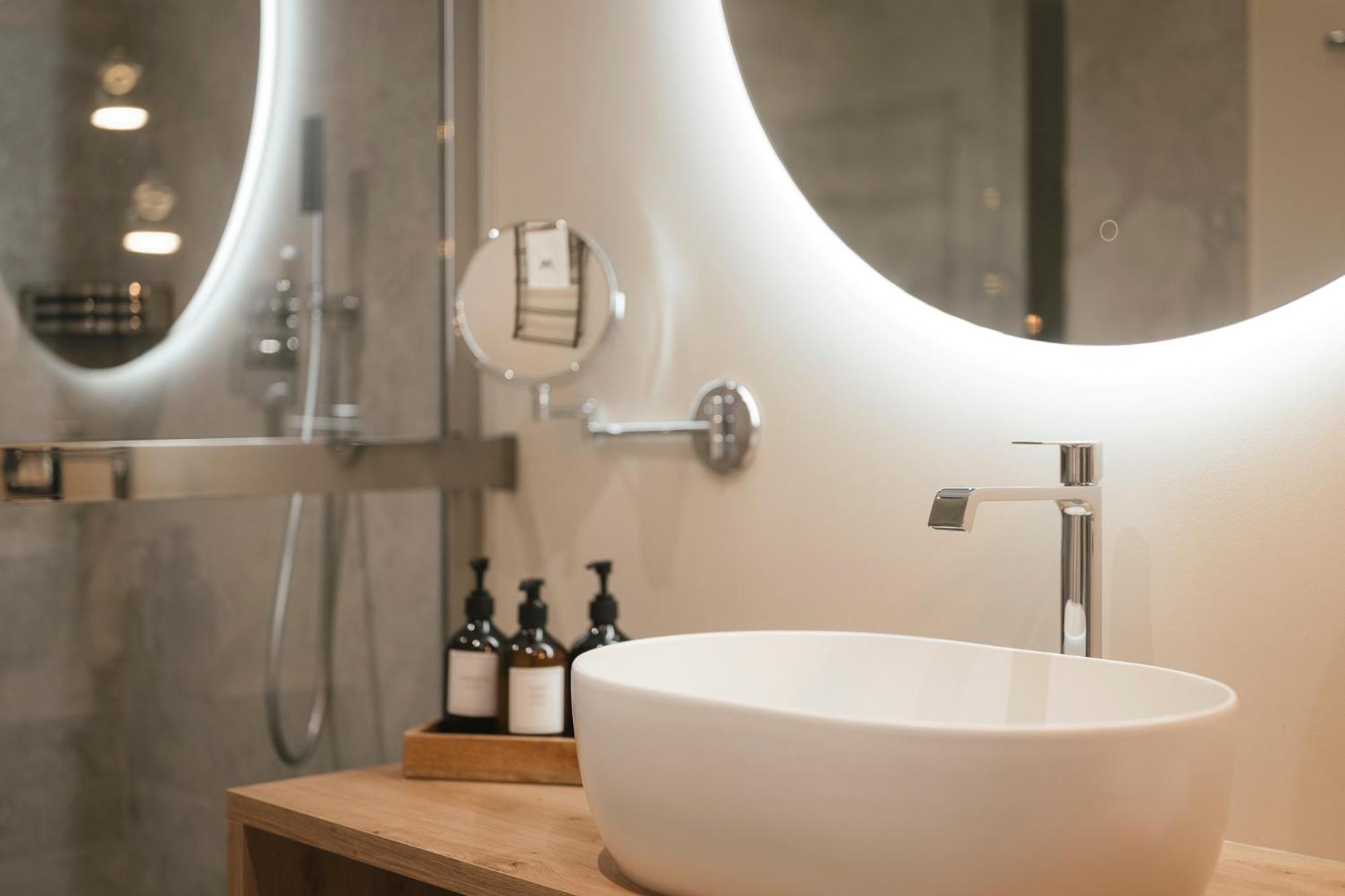 Boutique Hotel Wiesenhof - Adults Only Lana Eksteriør billede